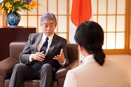 日本外相：反日和厌中情绪都应消除